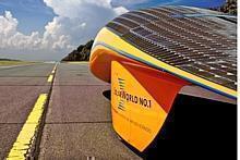 Mit dem Solarracer1 geht's 3.000 Kilometer quer durch Australien. Foto: SolarWorld AG/auto-reporter.NET